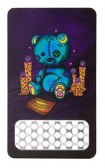 Bild in Galerie laden, V-Syndicate Grinder Card - Metall-Grinderkarte, Quja Bear
